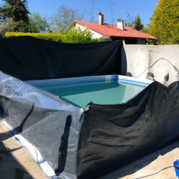 Accessoires et Produits d'Entretien : Astuces et Solutions pour une Piscine Impeccable Pamiers